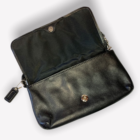 Coach ‘Ashley’ leather wristlet | clutch | wallet | purse - Picture 3 of 6